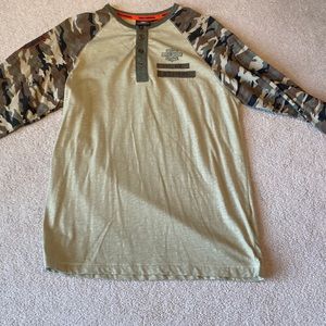 Mens Henley Harley Davidson shirt.